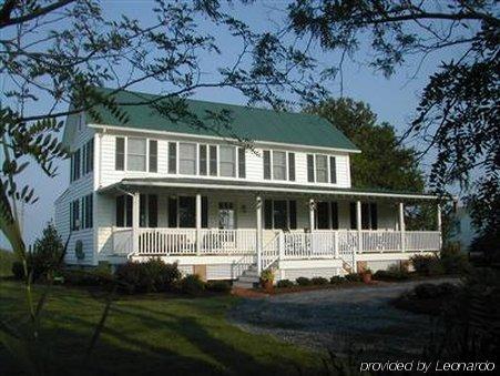 Lazyjack Inn On Dogwood Harbor Tilghman Island Exterior foto