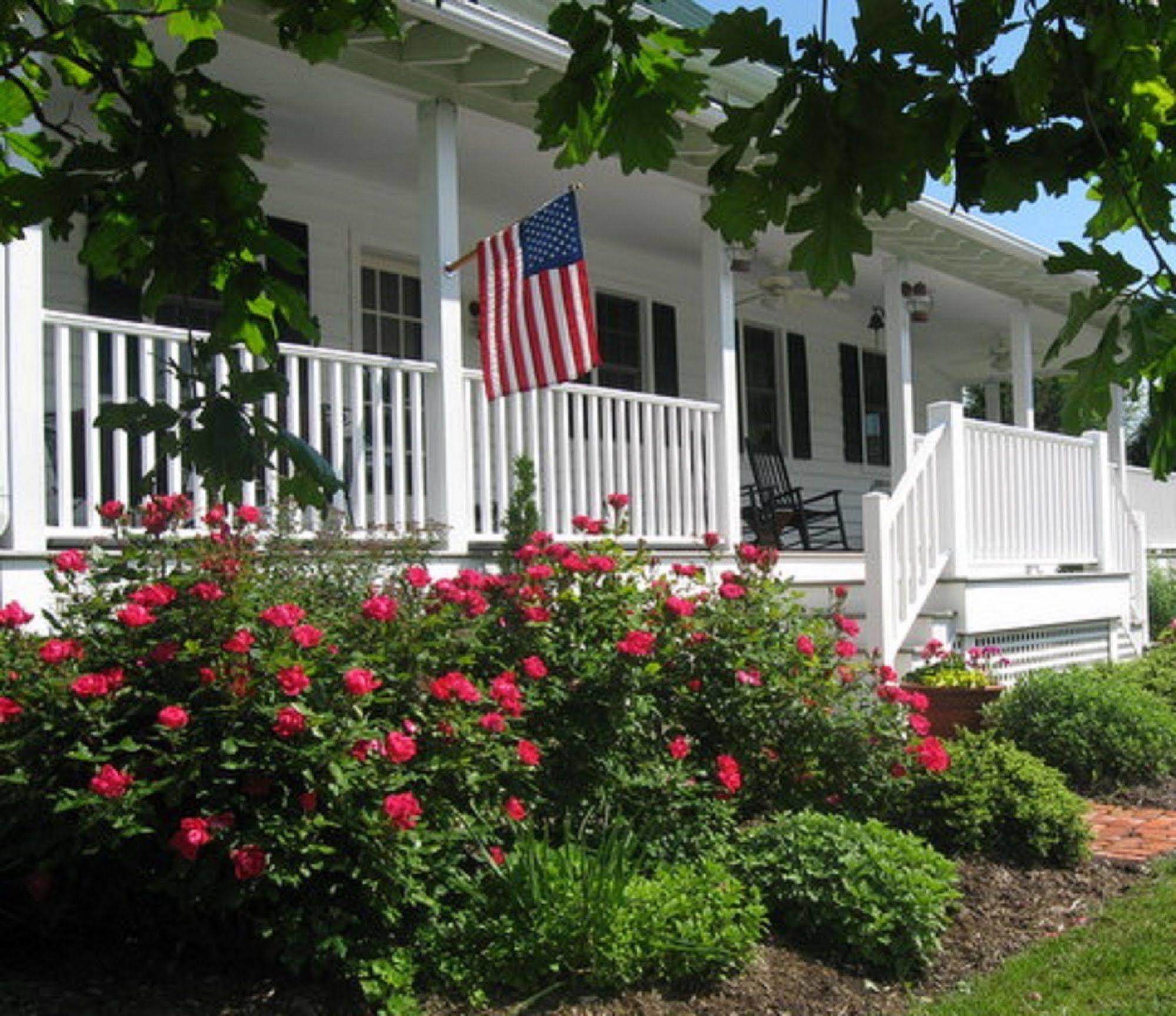 Lazyjack Inn On Dogwood Harbor Tilghman Island Exterior foto